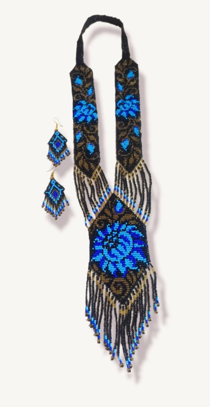 loom beading neckpiece