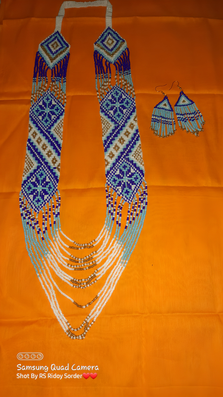 Loom beading neckpiece