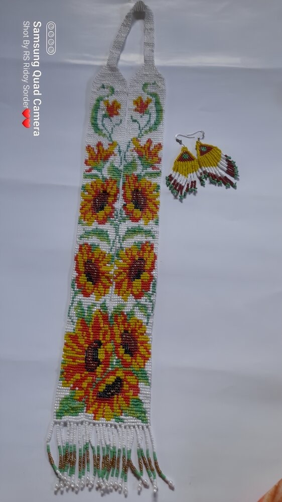 Loom beading neckpiece